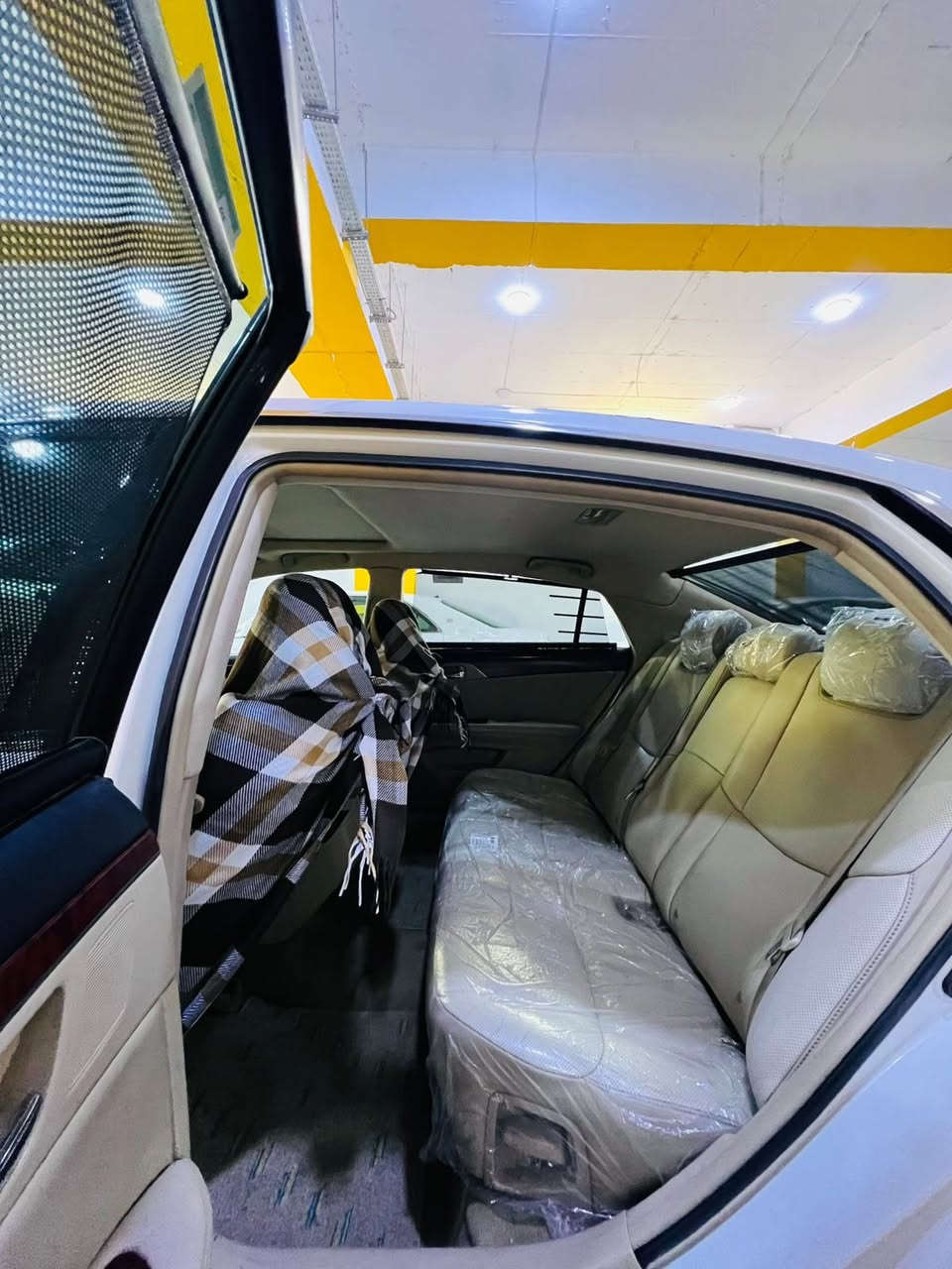 تويتا ئةفةلون ٢٠١٢قةباخ رةش گيروو مةكينة بةشةرت تايةي تازة سةنةويوو رةقةم تازة نمونة لةجواني بوياغي نية ١٩٠هةزار روشتووة سعر٢١٧$شوين كلار رقم موبايل ***********
