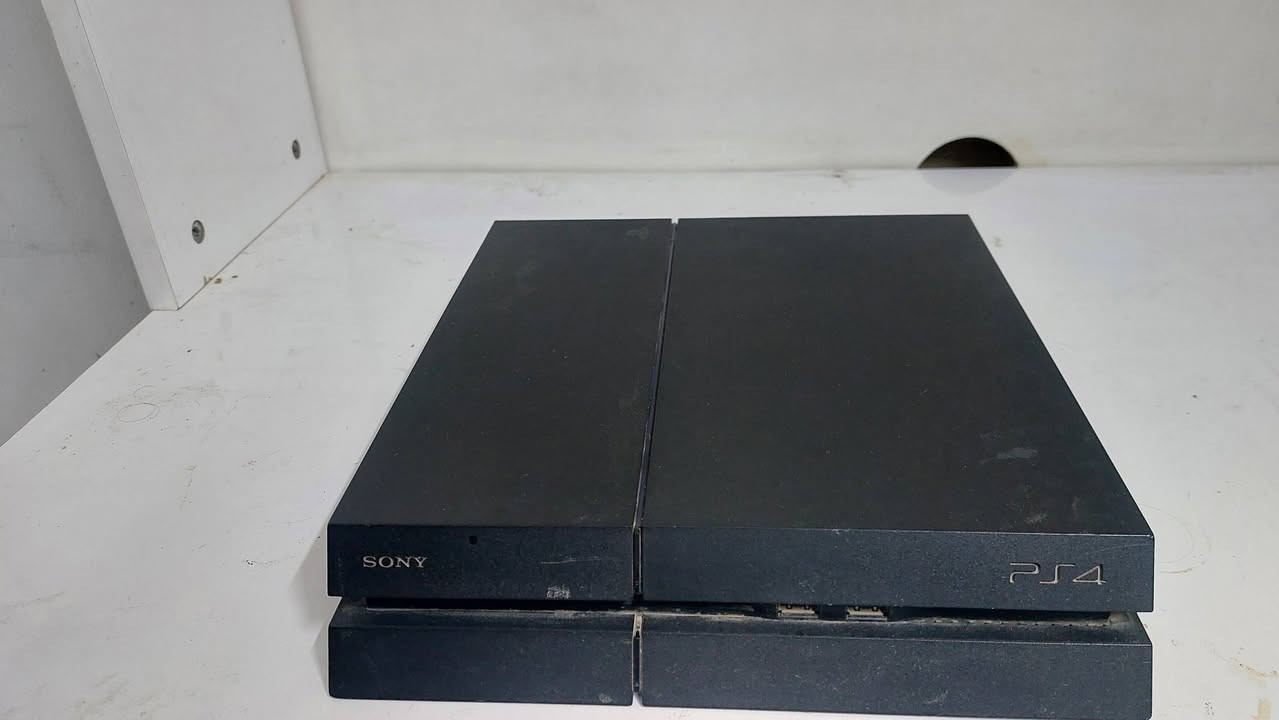 السلام عليكم👋
بلي فور فات 
 المساحة 500GB
يدة وحدة بيهة مشكلة بسيطة تصليحهة ميكلف ٥ الاف
مامفتوح
غراضة كاملة
📍المكان بغداد المنصور
السعر 140 وبي مجال
***********
