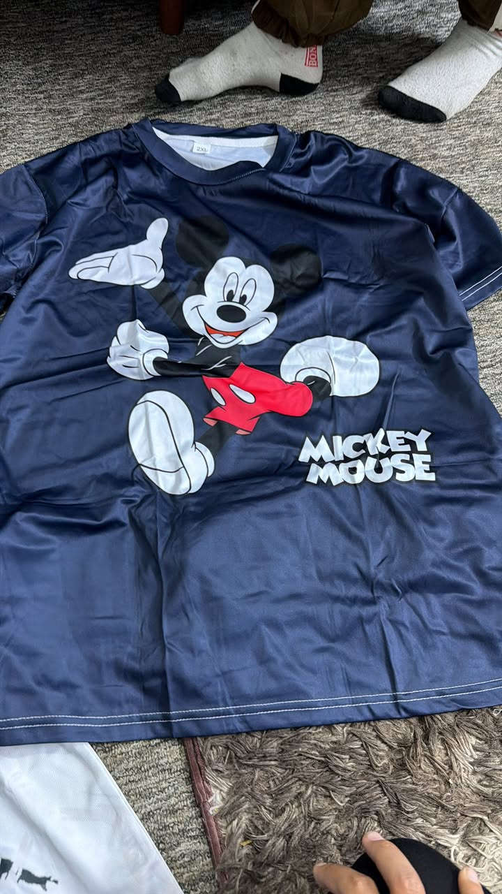 شلعه  ٧ شلفان كل شليف يحتوي ٢٠٠ قطعه تقريبا
كله صيفي ويجي بي شورت هم قطع مفرده 
جديد ما ملبوس بجيسه بعده تفضل خاص وبخدمتكم 
***********
