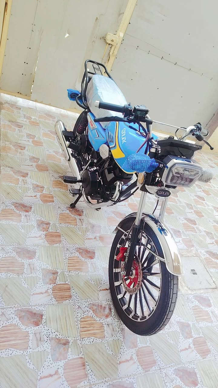 سلام عليكم دراجه سيفان 25 زيرو صارلي 3 ايام من ماخذه
مكاني الخالص هبهب .. بصمات ثنين .. اوراق كرتونيه .. 
هاذه رقمي *********** سعر ب 850 وبيهاا مجال ..
