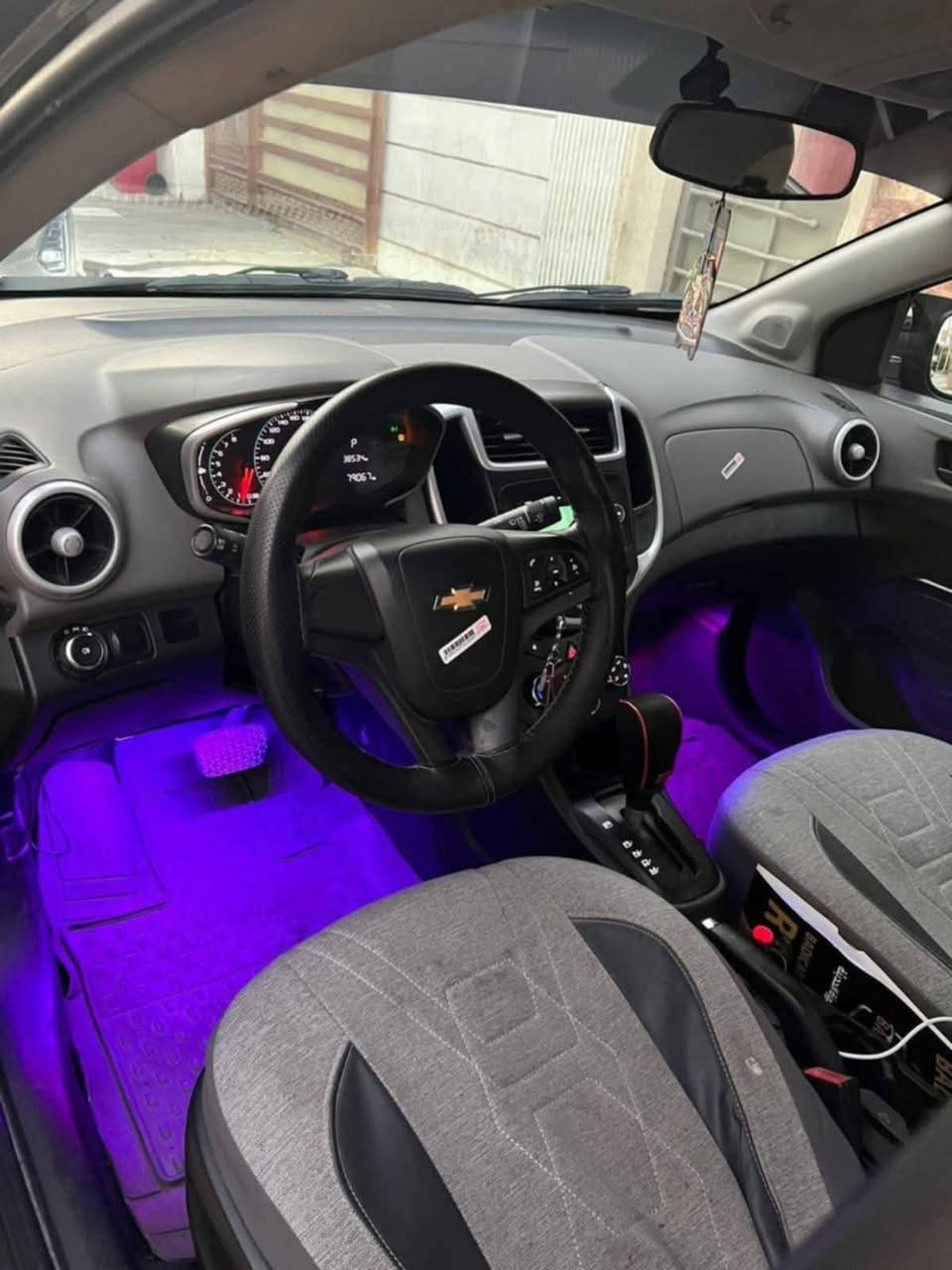 السلام عليكم
للبيع شوفرليت افيو ٢٠١٨ خليجي رقم سليمانية ماشية ٨٧ الف كير مكينة خير من الله تبريد شغال بيها اماكن مصبوغة
السعر ٧٨ ورقة ومجالها بسيط ان شاء الله
للاستفسار الاتصال على الرقم
***********
