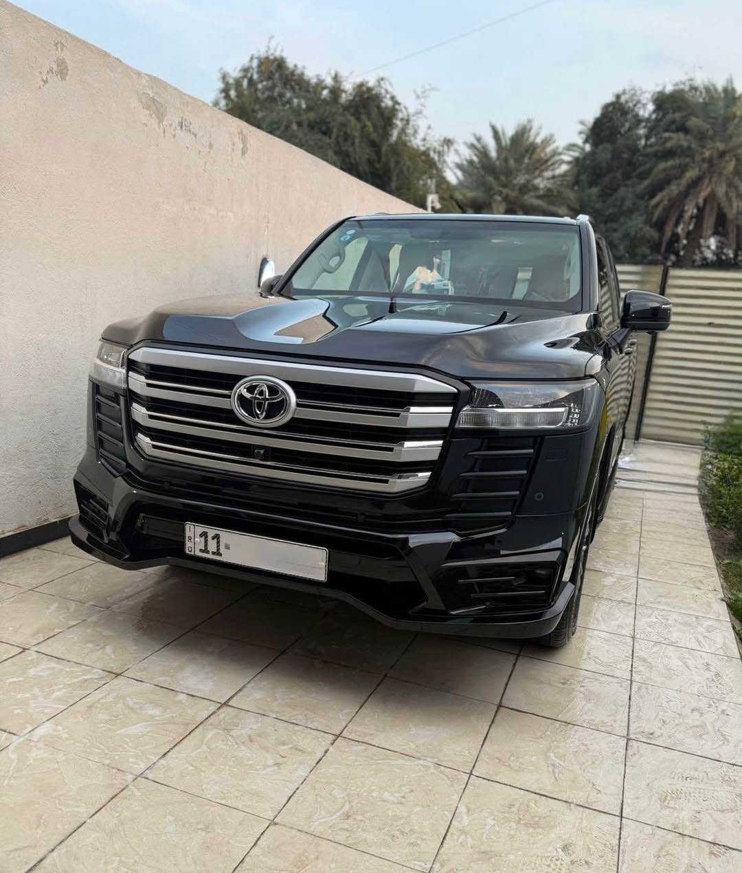 السلام عليكم
* النوع : تويوتا لاندكروز ( بريم)
* الموديل : 2024 
* الرقم : بغداد بأسمي (مميز ) 
* عداد المسافة :5000 
* السياره : زيرو زيرو  
* محرك 6 سلندر 4000 تنفس طبيعي 
* بريم اصلي فول( GXR )
* لون : اسود 
* فول1/1 
* سلايد روف 
* بصمه 
* كامرات : عدد ( 4 ) 
* كراسي : كهرباء 
* كراسي : تبريد 
* كراسي : جلد 
* الكراسي مغلفه هم جلد للحفاظ على الكشنات 
* صندوك : كهرباء 
* سايد بريك : دكمة
*  انضمة قيادة 
* حساس : امامي  
* حساس : خلفي  
* زراك : لايت  
* لحايا: الدعاميات 
* شاشات :عدد(3) 
* تشغيل عن بعد 
* مغلفه (ppf) 
* دخول ذكي 
* هاندربيك بصمه + اوتو هولد
*   مرايه جانبيه تعتيم ذاتي + مرايه وسطه تعتيم  
* لايت ثلاث عدسات لد + اشاره لد + لد صباحي + بكلايت لد نظام منع اصطدام مع بريك تلقائي 
* هوك خلفي بالكارتون 
* الاسبير منازل بلادي  
* صندوك كهرباء 
* باقي المواصفات المعروفه
للاستفسار واتساب فقط (***********) و(***********) بغداد, العراق
