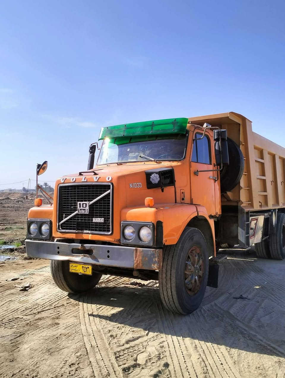 السلام عليكم فالفو للبيع موديل 82 مجموعه النكي مكينه ان10 كير 4&4 تخم تاير تبريد ثلج رقم انكليزي مكفوله كفاله عامه للاستفسار
***********
***********
