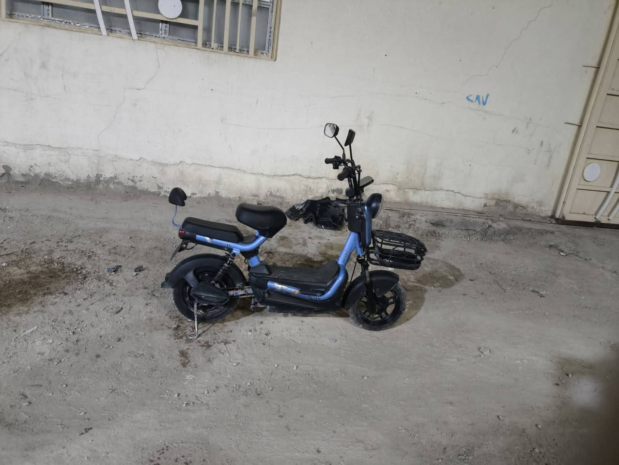 السلام عليكم عندي باسكل شحن كلش نضيف 3 سرع
4 بطاريات نضيفات
سويج بصمتين
السعر 270 وبي مجال للشراء 
*********** بي واتساب 
*********** مابي واتساب
