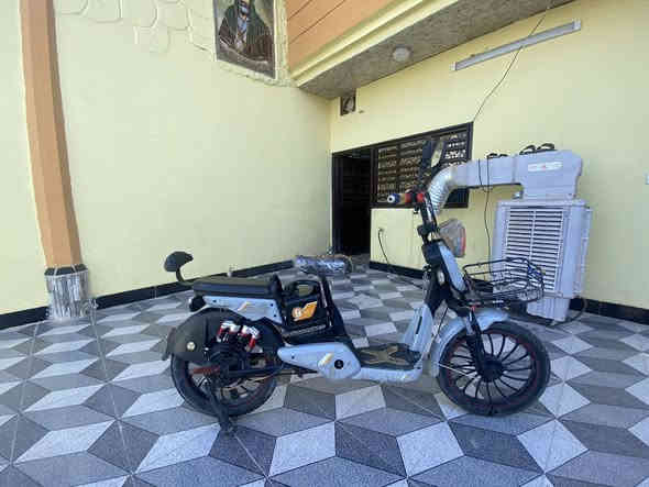 السلام عليكم شباب بايسكل  شحن كامل جديد 4 بطاريات  
السعر 200 المكان ديالى غالبيه سيف سعد 
الرقم :***********  راسل واتساب 

او تريد تعال خاص افهمك التفاصيل
