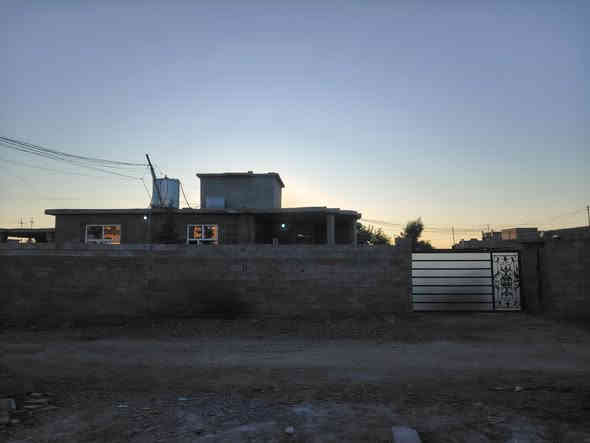 سلام عليكم ورحمة وبركاته 
للببع بيت منطقه دارالسلام قبل دخوليه العلم
 بناء جديد
مساحه الكلي 300 متر 
البناء 
كلدور 
استغبال 6×4
غرفتين 4×4
صاله 6×4
مطبخ 4×4
سويت حصيات داخل وخارج
حديقه وكراج 
اساله ماء تبليط بلديه كامل خدمات
السعر 33 بي مجال
رقم الهاتف ***********
