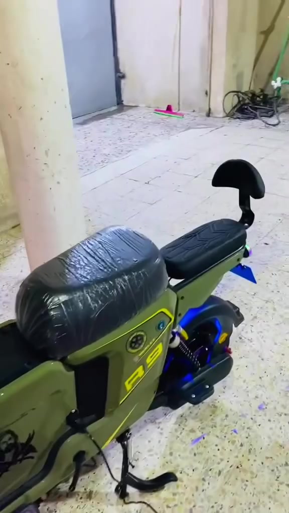 دراجه R9نضيفه بس باتري واحد واكف بيه لبيع ٤٥٠  تواصل ***********  الموقع بصره حي المدراء
