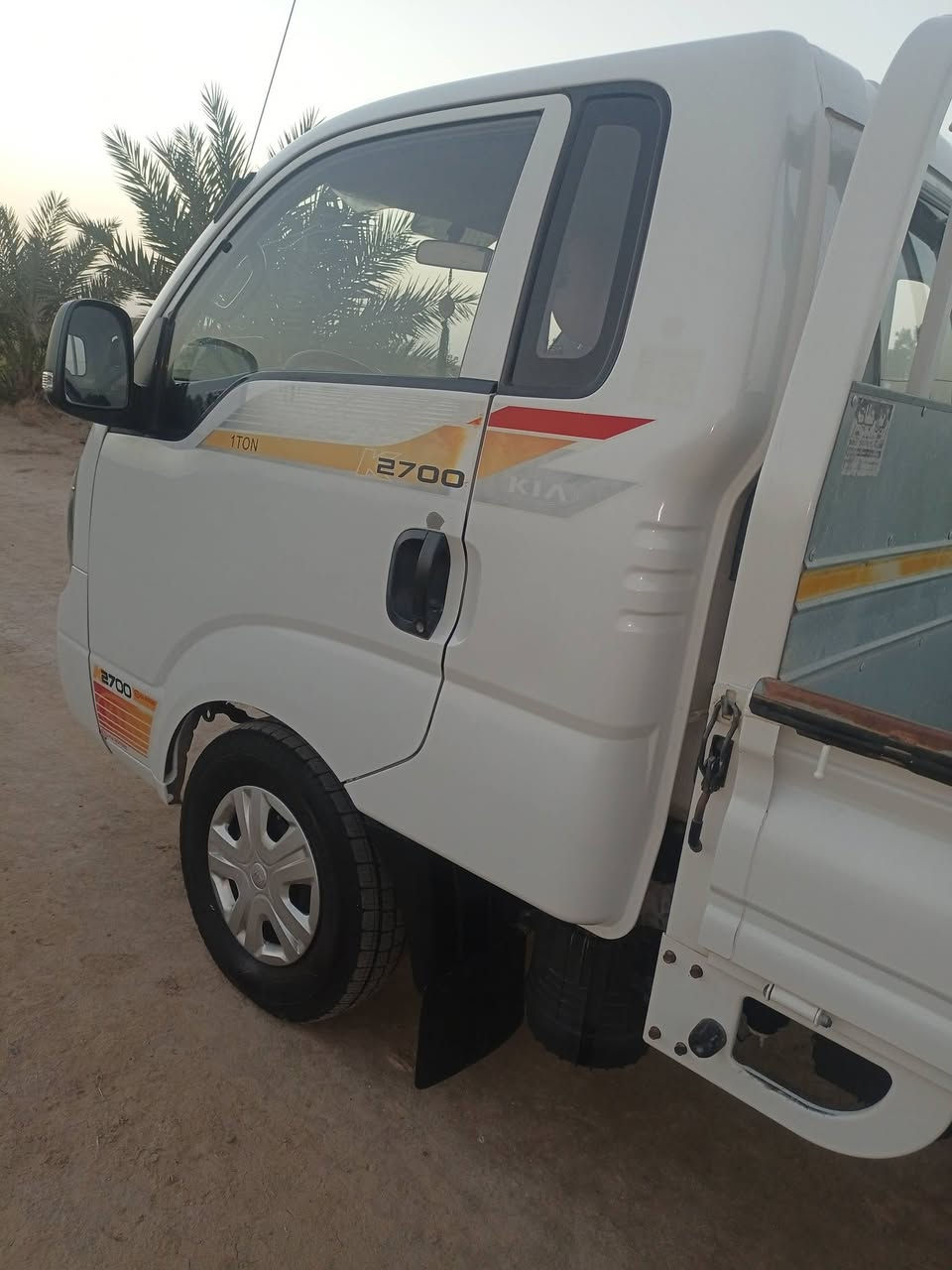 السلام عليكم للبيع كيا بنكو نثية 2700  موديل 2019 رقم واسط.مشروع وطني داخلة هزة مكفولة كفالة عامة كير اكسن  شاصي ورقم شاصي شرط مكفولة من الشخط و الضربة والصبغ كلة على وضع البلاد شرط بس اليدور نظيف يتصل سياره شرط لسونارر
السيارة خير من الله ماعايزها شي الدواخل صدر جديد تدفئه تبريد ثلج خير من الله السيارة ماعايزها شي  كلش السياره نضيفة  بمعنى الكلمةللاستفسار اتصل‏‪***********‬‏
