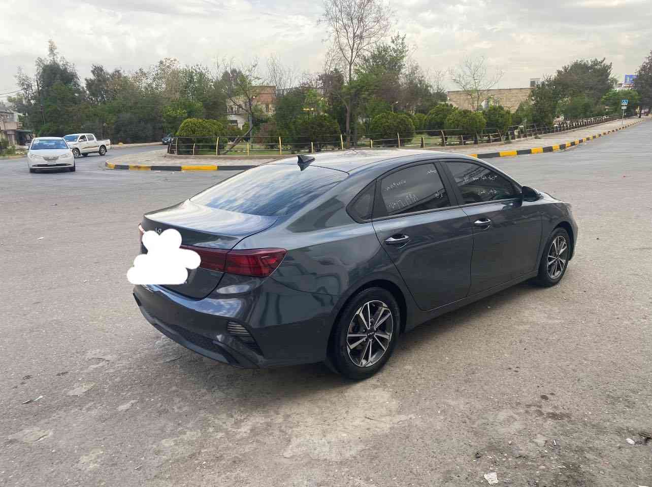 السلام عليكم
كيا فورتي مديل 2023رقم دهوك بسمي تحويل مباشر ماشية 42 داخل عسلي رادار جانبي وخلفي وأمامي قيادة ذاتية ضررها بوند بدون دواخل بدون ايرباك شرط الفحص وبيها مكانتين صغار تعديل بارد السيارة احلا من الصور مكان السيارة موصل حي الزهور السيارة احلا من الصور 
السعر 158 وبيها مجال بسيط 
***********
