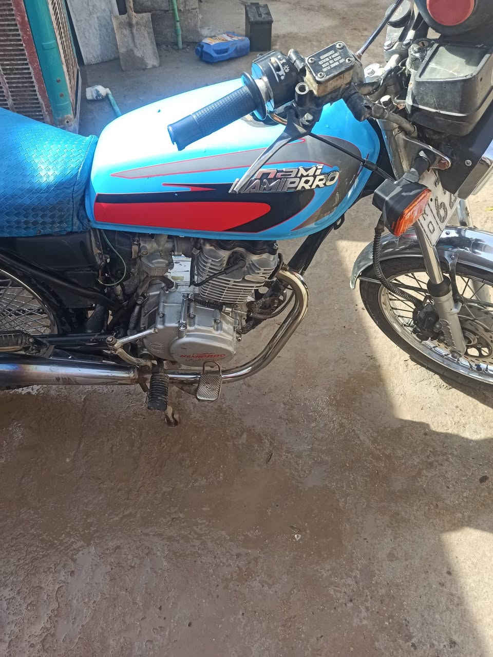 السلامه عليكم دراجه نامه 21رقم جديد بسمي النضافه شوفت عينك كله جديد مبله تايرات جديده والشراي بيه خيرويدلل سعر850وبيه مجال قليل رقم ***********بيه واتساب
