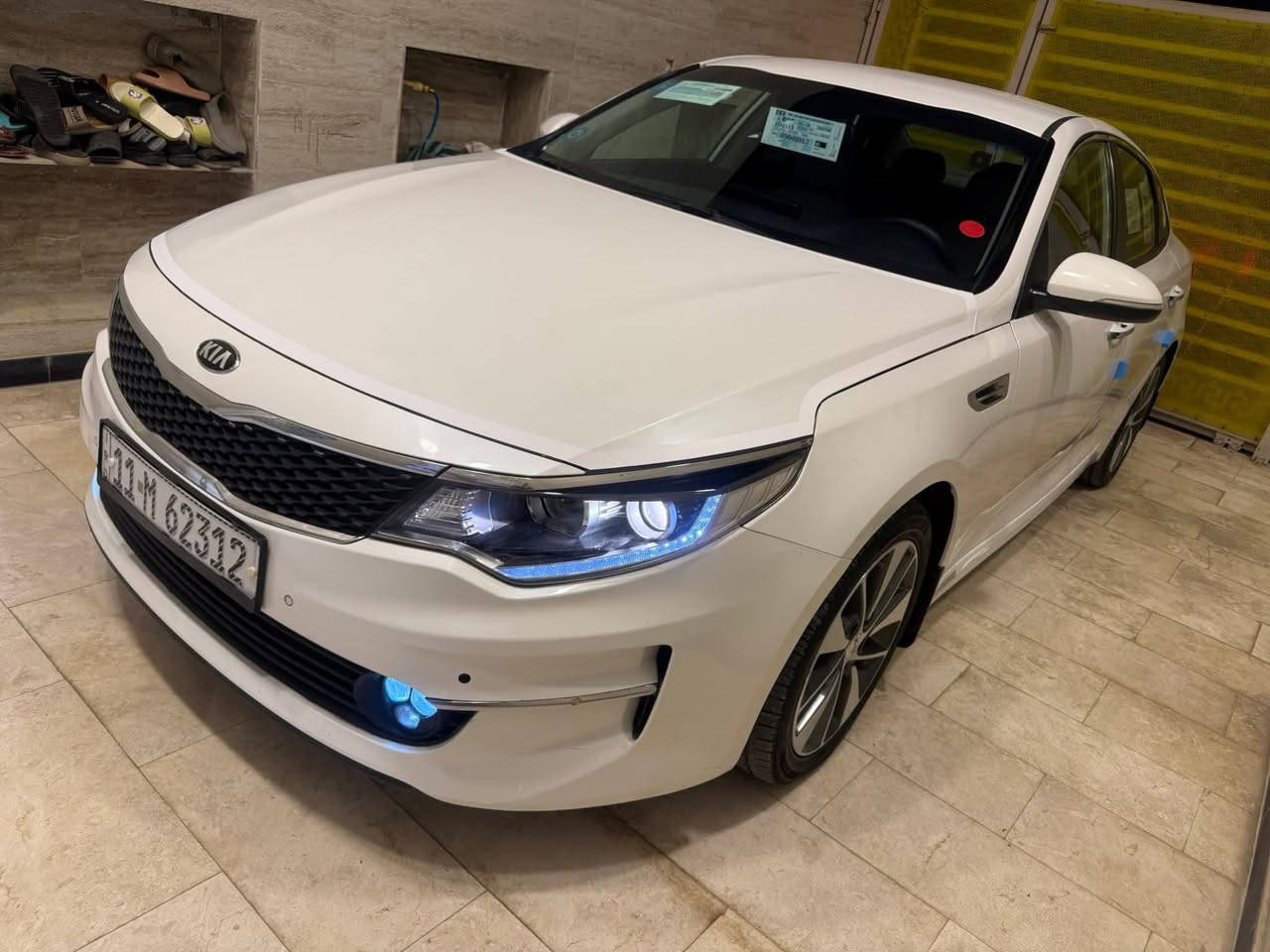 السلام عليكم كيه اوبتما 2016خليجي رقم بغداد الجديد بسمي
السيارة مكفولة ماعدا باب السائق بيه صبغ قليل من لاسفل 
بدون حادث سيارة موصفات بردات بلاديه شحن لا سلكي 
حساس امامي خلفي لد امامي خلفي محرك 2000دوش
شرط مامفتوح السيارة جديد وجاهزه مكينه كير تبريد حداديه 
تخم تاير جديد السعر 164وبيها مجال مكان ذي قار سوق الشيوخ 
كرمه بني سعيد رقم الهاتف *********** غير متواجد عله النت
