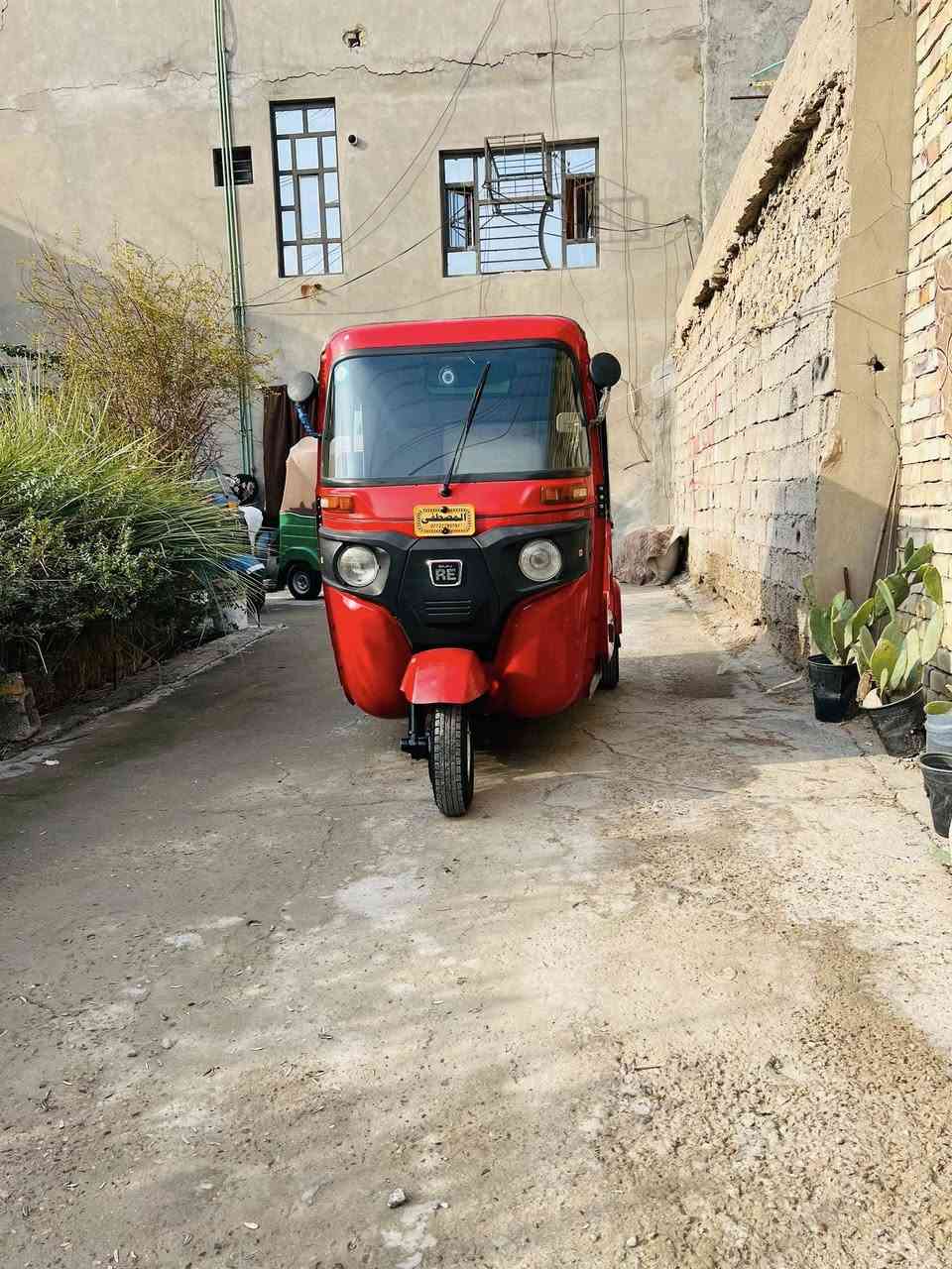 ســــلام عــلــيـكم شــبـاب تكتك 🛺 للبيع كفاله عامه بيه شخط صغير بل صفحه نيضيفه مثل ما موضح بل صوره 2020مكينه ليسه مفتوحه لتوصل رقم هاتف ☎️ ***********
