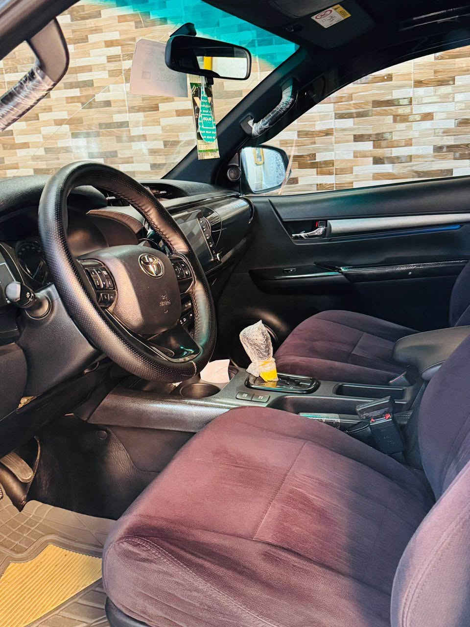 سلام عليكم 
تويوتا هايلوكس ادفنجر 2021 كفاله  عامه من تبديل وصبغ والبارد
بصمة 
كلو متر 67
v6 سلندر
ليد امامي + خلفي حساس امامي خلفي 
اشاير بلمري
مري شفط
نظام eco
تبريد قطعتين
حاكية اتصال

الاستفسار الاتصال ع الرقم  ***********
غير موجود بل خاص عمارة, ميسان
