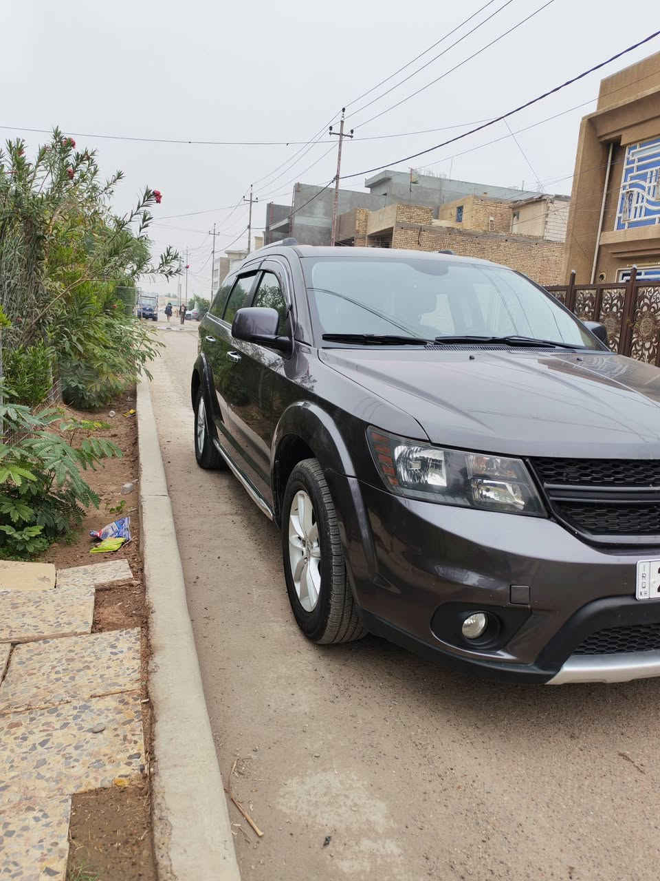 جورني 2016 كروس رود باسمي هزه و سنويه جديده ربع باب صبغ و جاملغ و بنيد مفتوحات
محرك v6
7 راكب
3قطع تبريد

كراسي جلد
تحكمات استيرن
بصمه تشغيل
بصمه ابواب 
تشغيل عن بعد
السعر 142
مكاني بغداد
***********
ماعندي صوره الحادث
