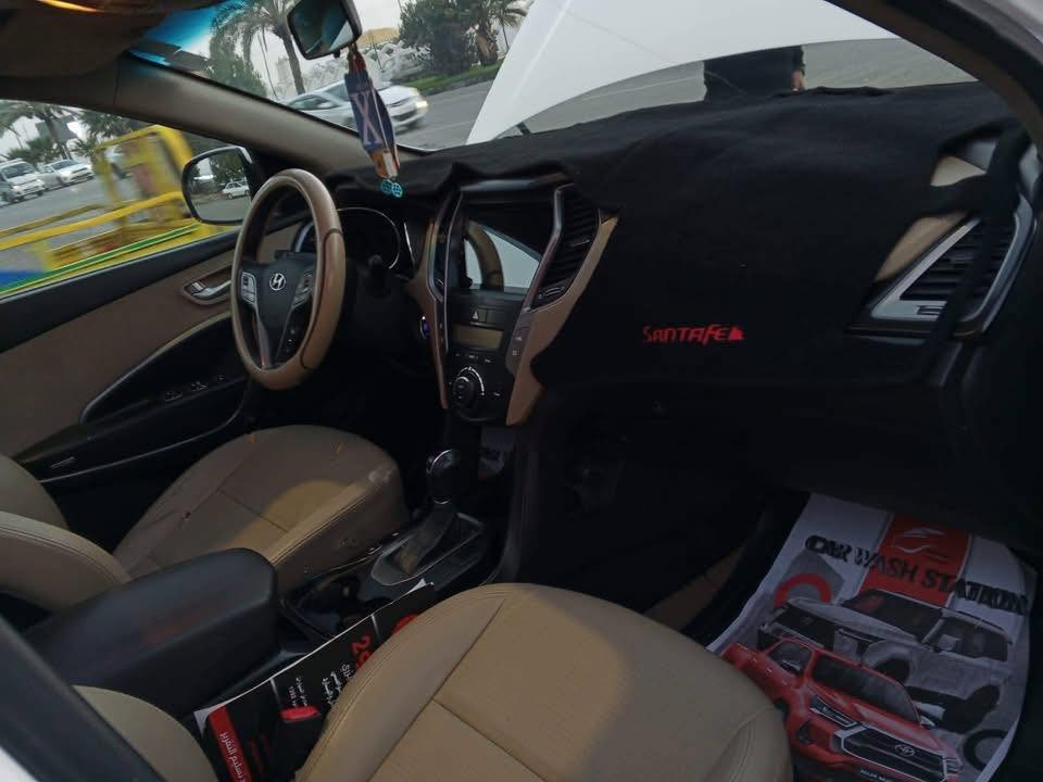 سلام عليكم سنتافي خليجي حلو وجديده موديل 16 فول مواصفات بصمه وسكف منرومه اشاير بل مري بيه اربع قطع بدون ضرار داخلي بس رش مكان كربلاء استفسار السعر( 146) ***********
