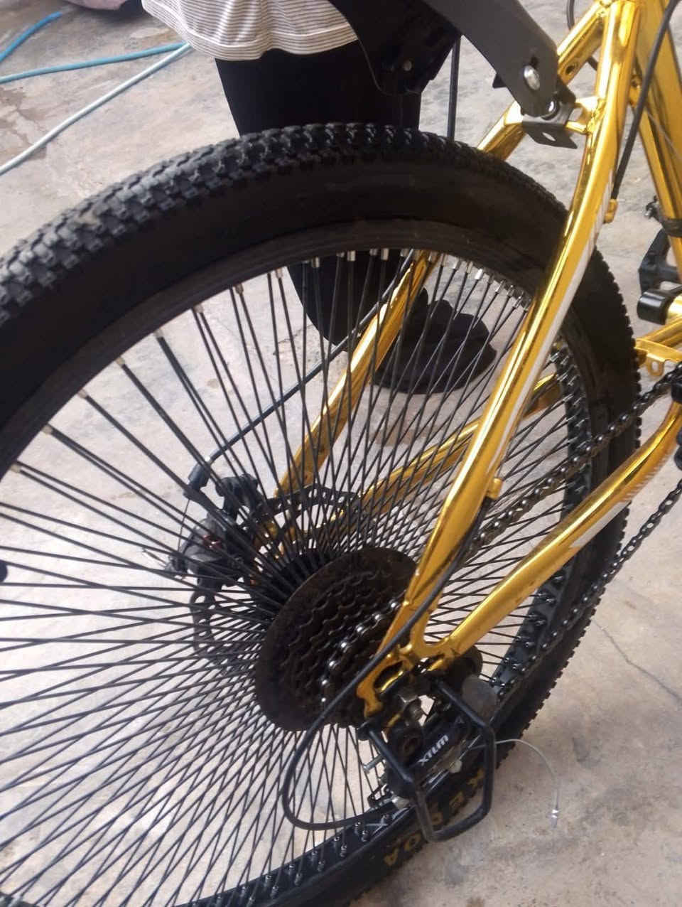 بايسكل للبيع كيمو اي عيوب مابي السعر 60 وبي مجال الحجم 26 الاستفسار الرقم ***********
