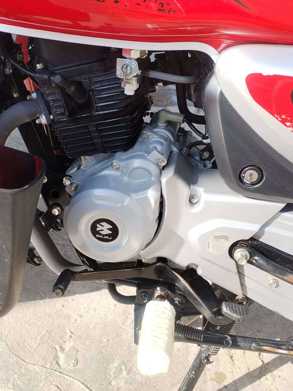 سلام عليكم دراجه بوكسر 2024 مرقمه اربيل تحويل ثاني يوم 2500قفلل مكان دراجه صابيات مجاور شعله رقم لهاتف ***********
