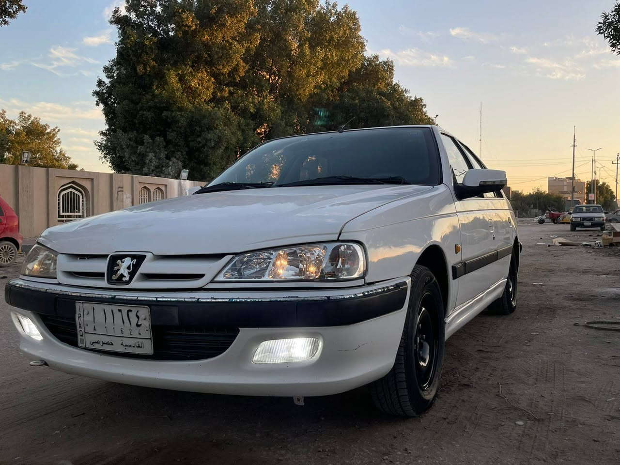 سلام عليكم سيارة بيجو بارص موديل 2012 مكفولة عدا جاملغ صوب السايق مبدل اثر دحجة دراجة بسيطة باقي مكفول بأسمي رقم قادسية السيارة كير محرك تدفئة تبريد مكفول حدادية جديدة حماوة ربع شاشة دوشمة كشنات نحلة دشبول خلفي تفصال سستم صوت تخم تاير جديد باتري شرط كهربائياته كله شغال ولاجطل ولا كتف تقويه شرط ضفيرته بلاديه دهن كله موريس وكالة لاتنقيص لا تبخير الكل شغال سايد بريك السيارة مال جناي نظيفة السيارة برغي ما عايزة ترايك للبصرة ومكاني بغداد  للبيع او المراوس سعر 55 وبيها مجال *********** بغداد, العراق
