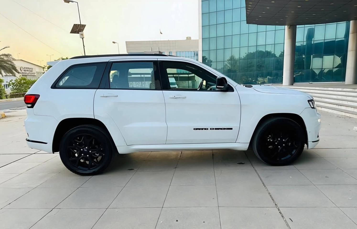 السلام عليكم سياره من لبيت لكوفي
‏جيب شيروكي 2021 S واحد على واحد 

عدد المسافات الف ميل (50)

جيب فئة:    S

موديل:     2021

مكينة:     V6 3.6

خليجي مكفولة  (رقم بغداد) 

المواصفــات  1/1

بانورامـــا

رادار جانبـي نقطة عميـاء رادار خلفـي

كشن حار بارد - كشنات الخلفية هيتـر

كشنات جلد كنتارة

ستيرن هيتـر + كهرباء

نظام توقف اوتـو ستوب

حساسـات امامي خلفي

صندوك كهربائـي

سماعات سستم صـوت

دمام بالصنـدوك

بصمة و تشغيل عن بعـد

كيج الكترونـي

نظام متعدد اوتو للطرق

مري قلاب وشفط

العنوان. ميسان

للاستفسار:***********

اتصال او واتساب
