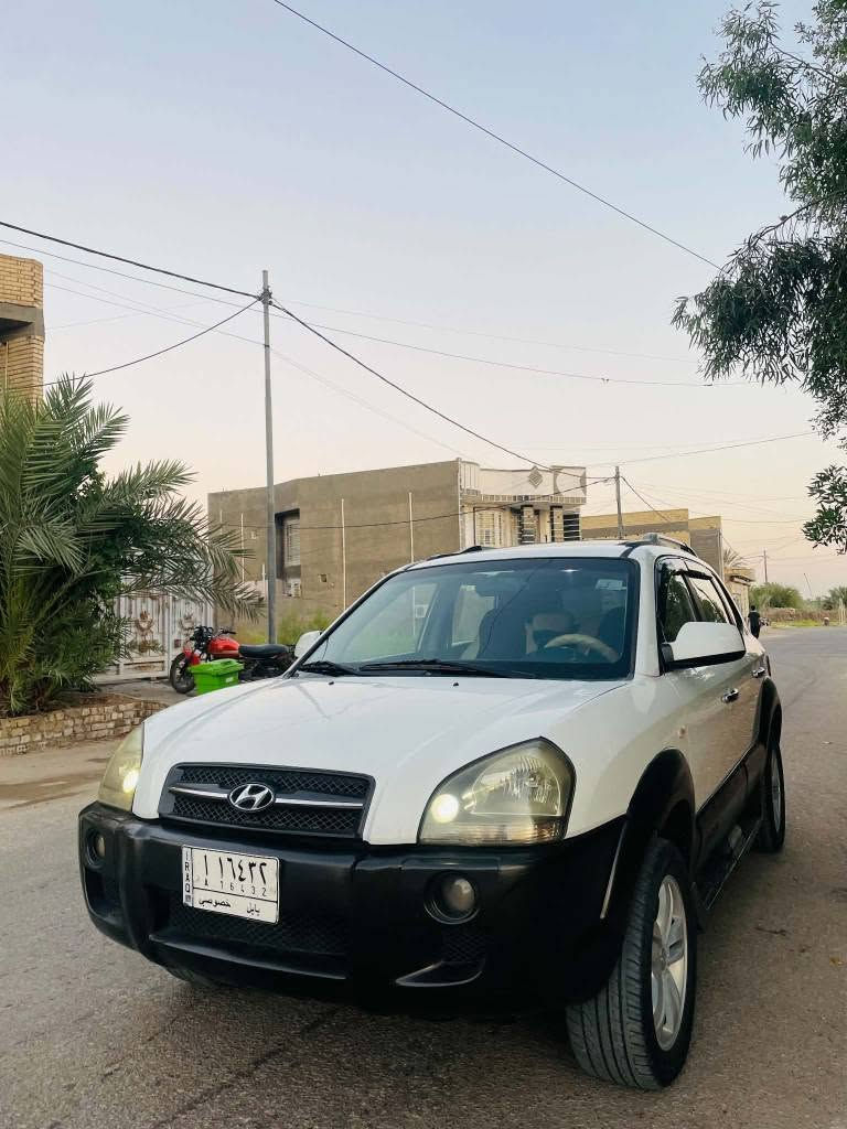 السلام عليكم توسان2009 خليجي مكينه 2000دوش  فول مواصفات فتحه جلد شاشه كامره زنون جاهزه تبريد كيرمكينه حداديه تخم تاير كله جديد بيه قطعه صبغ السعر108وبيه مجال مكاني بابل  *********** حلة, بابل
