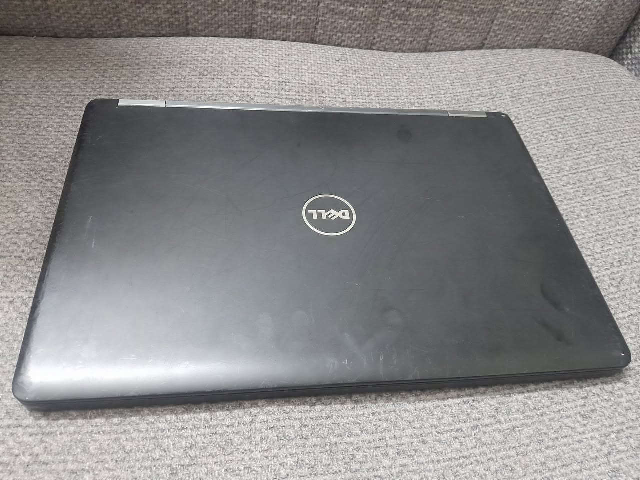 السلام عليكم لابتوب نضيف كلش
RAm: 8G

Hard: ssD256

Gori-5

جيل الخامس 
DeLL
حجم الشاشه 15.6

سعره ٢٥٠العنوان بغداد حي الجهاد 
الشراي يتصل ع رقم 
***********
