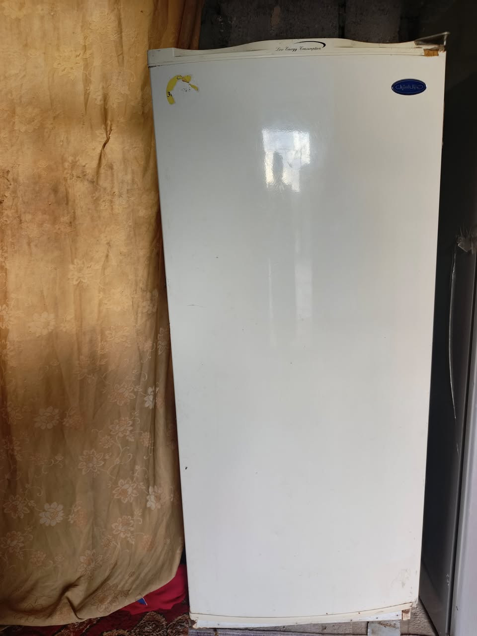 سلام عليكم ثلاجه للبيع شغاله عل شرط السعر 100 وبيه مجال المكان الرميثه ***********
