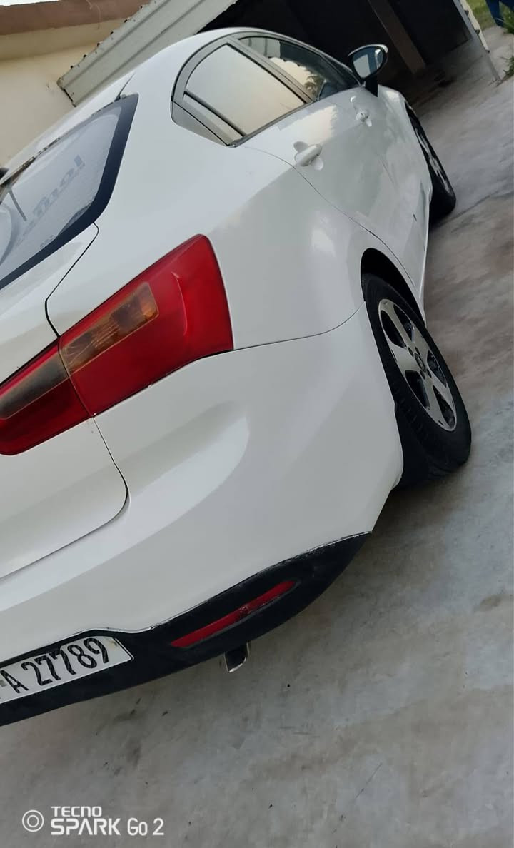 سلام عليكم. 
كيا ريو خليجي ٢٠١٢ كير عادي 6 نمر .محرك 1600 جيد جدا. بلادية بيها صبغ دعاميات ومكانات وبسيطه وبارد. تبريد شغال. تخم تاير. بأسمي رقم دولي 
السعر ٧٣ وبي مجال 
المكان واسط العزيزية 
مكلف بالنشر .للاستفسار اتصل ***********
