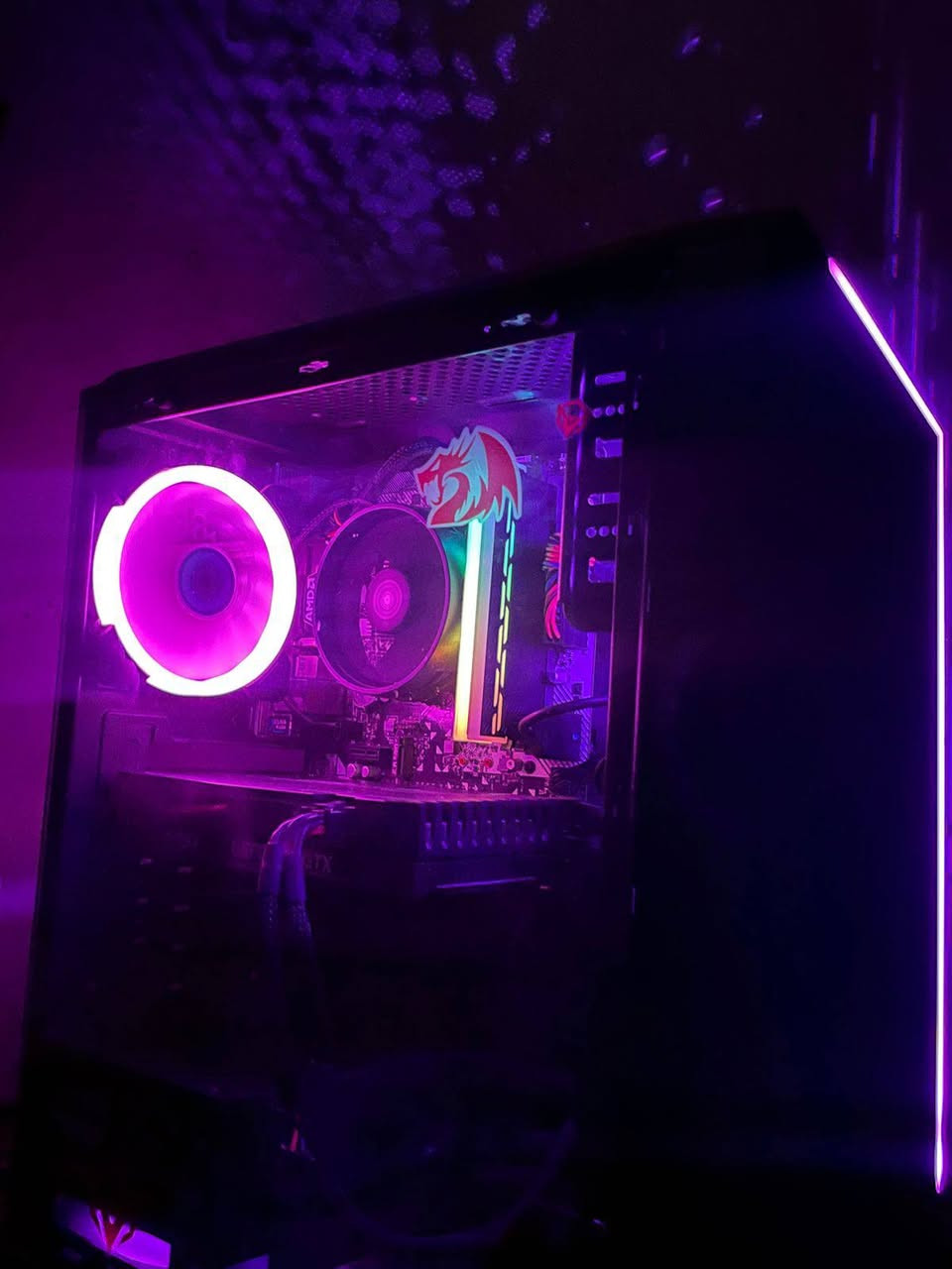 السلام عليكم
Pc للبيع نظافة واضحة بالصور 

كل كراتين القطع موجودة 

الكيس 

1660 msi 

R5 3600 

2*8 3200 

Ps rocket 500 plus 

M450 m asus 

256ssd 

1000 hhd 

Dingle blu + wi fi

الشاشة 

KG251Q 

١٤٤ hz 

كيبورد motion ميانيكي 

ماوس ريد دراغون 

ماوس باد اسود 

سماعات خارجية 

سماعات هايبرد اكس ٢ 

ويب كام

مايك نيوير 

يدات عدد ٢ 

Ups 2000 online

السعر :  870
الرقم :***********
