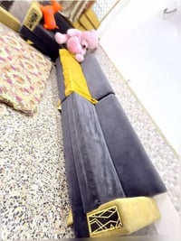 كنبة • للبيع • مراسلة خاص