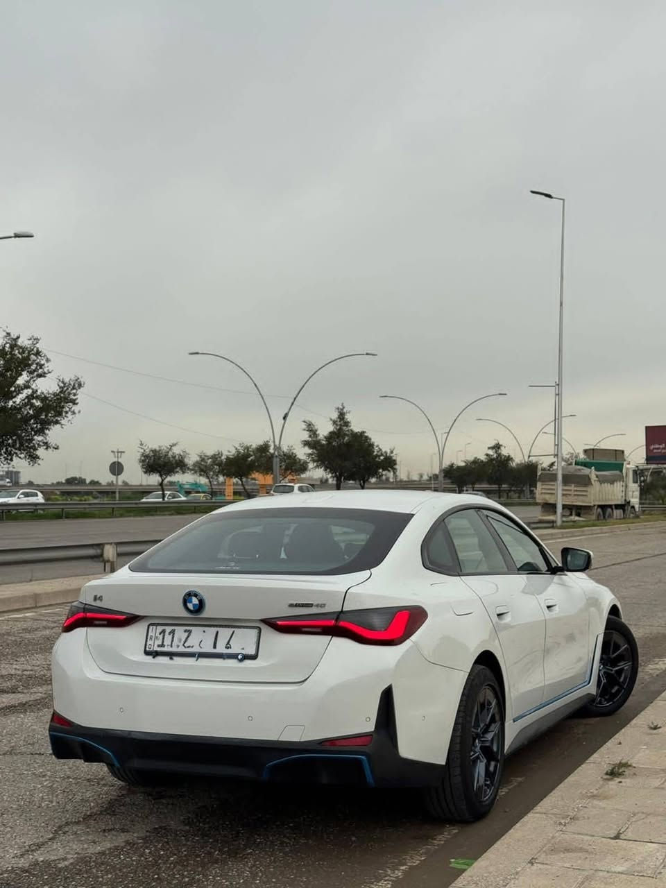 بيع مستعجل … تم تنزيل السعر (بيع فقط بدون مراوس)
BMW i4 Edrive40 2023
كهرباء بالكامل
.
المواصفات :
  
 بطارية 84 كيلو واط  (الشحنة تمشي 400-500 كيلومتر)
بانوراما
لايتات امامية متحركة عدسة Adaptive laser led 
حساسات امامية وخلفية 
رادات جانبية وامامية
كاميرا  خلفية 
انارة محيطية ambient lights ￼
توقف ذاتي 
تنبيه اصدام للمركبات وللاشخاص
محدد ومثبت سرعة + تنبيه الخروج من المسار
نظام الترفيه idrive 8 احدث نظام 
ممكن عرض خريطة ويز على الشاشة الاماميه (امام السائق)
المسافة المقطوعة 32,000 ميل 
مقاعد كهرباء + تسخين مقاعد + تسخين مقود قيادة
اوامر صوتيه في النظام الترفيهي 
السرعة من 0-100 خلال 5 ثواني 
حادث السيارة : الجاملغ الخلفي فقط
بدون ايرباك (ايرباكات سليمة )
 

رقم الهاتف … متوفر واتساب
 ***********
