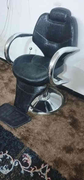 كرسي ومرايه حلاقه
كرسي 90 والمرايه بيها شاشه تشغل عليها كلشي حتى يوتيوب سعر 110 المكان بابل شارع 100 للاستفسار***********
