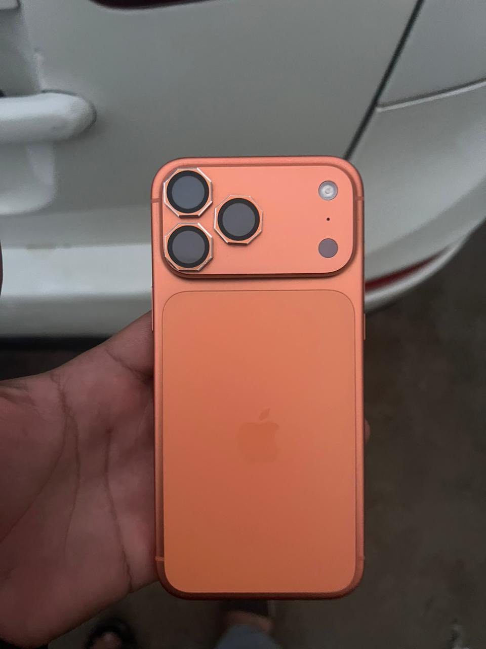 سلام عليكم عندي يفون 17برو ماكس ذاكره 256بطاريه100بعد بضمان  مشحون67مره جهاز نضيف جهاز بي ضربه ناعمه سعره مليون 850وبي مجال ويا كيبل مال شاحنه وجاهز شريحه كترونيه 
شراي يتنصل. وتساب ***********
