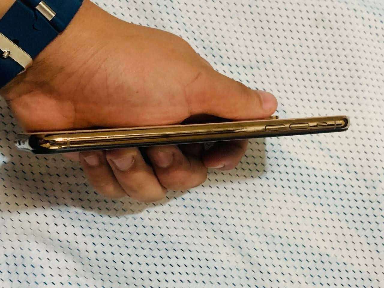 ايفون اكس ماكس  
جهاز هوه يمدح نفسه 
بطاريه مبدل واقوه من البلاد 
ذكره64
سمكارت مايشغل 
كامره سفي وكع مني وفلت الشريط 
سعر 140الف جهاز تدخل اقوه لعبه بي وتحكم 
كامره اذا مو دمع مرجوع


**إذا كنت صاحب هذا الإعلان وتريد حذفه لأي سبب، رجاءا أرسل رسالة إلى الدعم الفني**