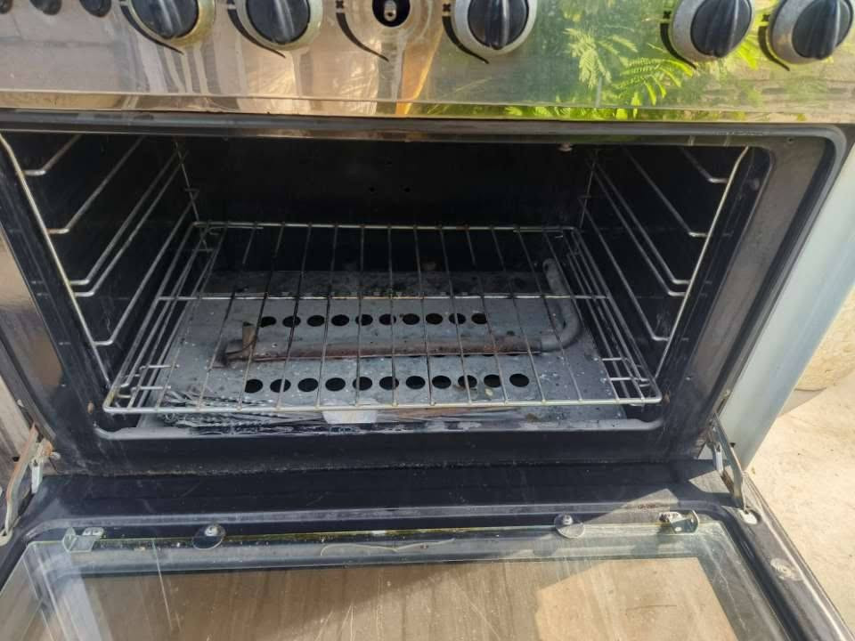 ئەم طباغی غازە بۆفرۆشتن ئاکری جوانە کریازی ئەسڵەکانەبس دەسکی ههلکردن و کوژانەوەی پیوەنەماوە وقاچیکی نیە فرنەکەشی ئیشەکات 
نرخ 225هەزار 
شوین .. کەرکوک گوندی حەساری کەورە


**إذا كنت صاحب هذا الإعلان وتريد حذفه لأي سبب، رجاءا أرسل رسالة إلى الدعم الفني**