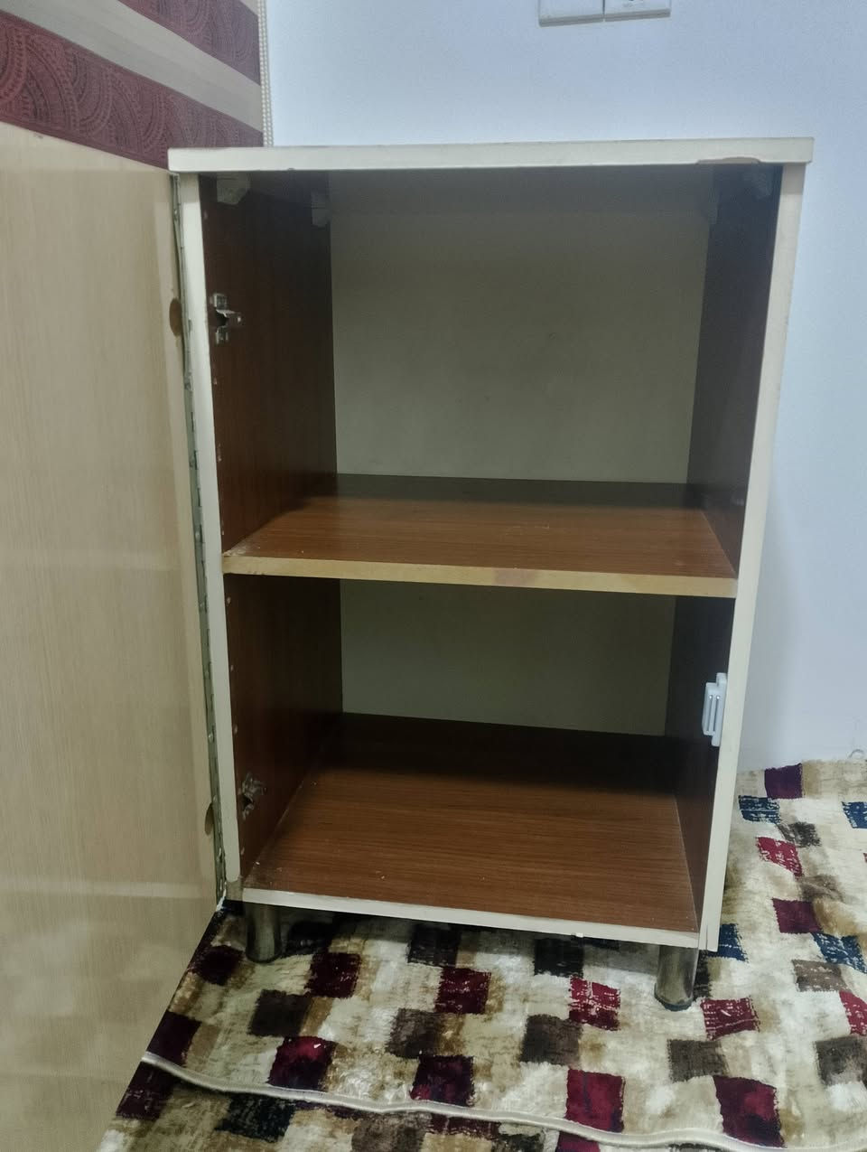 للبيع كل عيب مابي ***********
