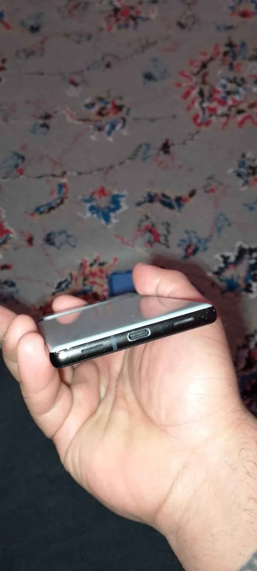 سەرەتا سڵاو مۆبایلی گۆگڵ 6a بۆ فڕۆشتن کەپس نەکراوە تەنها تەنیشتەکانی نوقتە نوقتە شوختی هەیە مۆبایلەکە زۆر خاوێنە زاکیرە 128 ڕام 6 نرخی 140 و کەمێک مەجال لە هەولێرم گەیاندنم نییە أربيل, العراق


**إذا كنت صاحب هذا الإعلان وتريد حذفه لأي سبب، رجاءا أرسل رسالة إلى الدعم الفني**