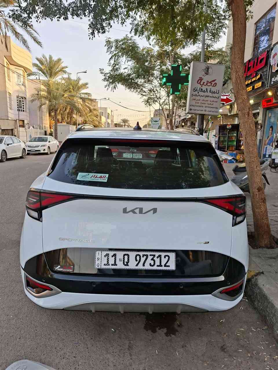 السلام عليكم 
كيا سبورتج ٢٠٢٤ وكالة الدولية وضمان الدولية جيتي لاين يعني ميحتاج اشرح مواصفاتها لان اعلى فئة بالسبورتج ومواصفاتها متخلص محركها ٢٠٠٠ دوش السيارة جديدة ماشية ١٠ الاف كيلو ومكفولة من كلشي كير ومحرك وكشر وكلشي عدا شخطين خفيفات جدا ع كد شبر بالجاملغ خلف السايق مرقمة وسنويه باسمي مكان السيارة بغداد الاتصال على الرقم ***********
