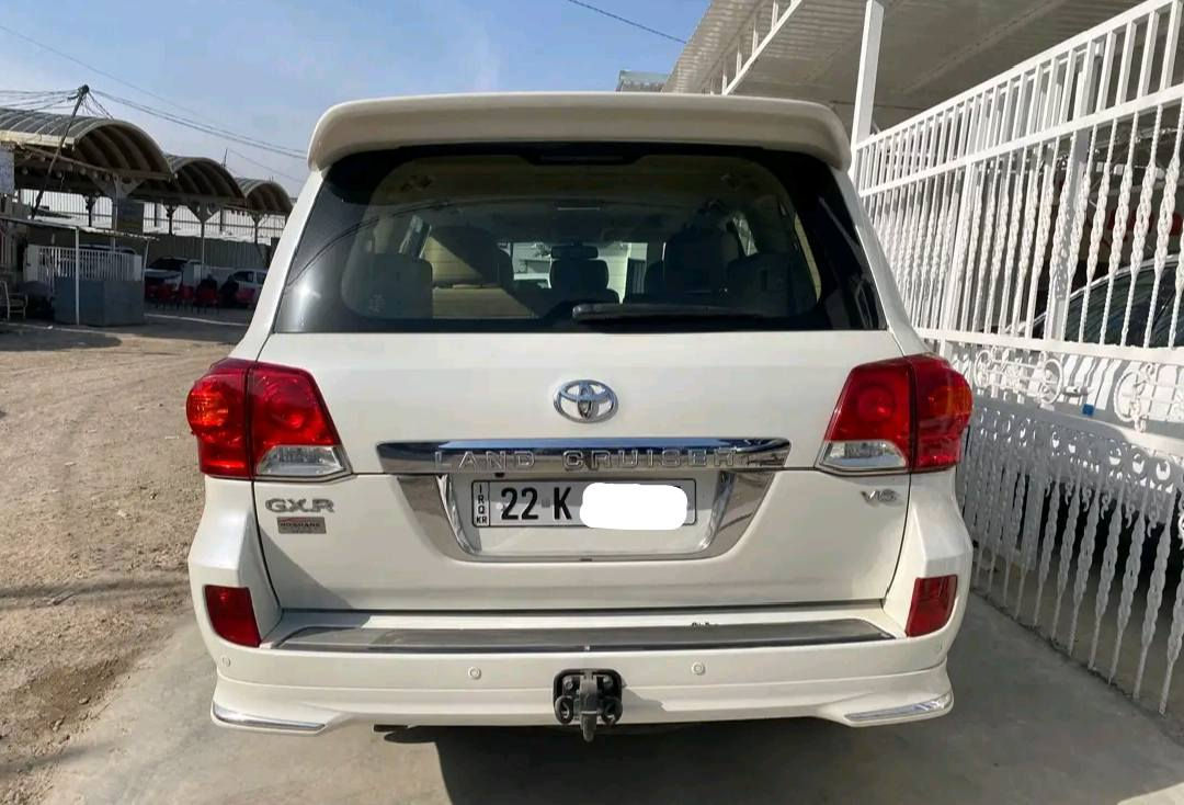 سلام عليكم.                                                                 البيع لاندكروز 2015 شركت جيهان  السيارة جديدة مات جناي   السيارة مقفولة عدة طلكة في الباب الخلفي جهت السائق    السيارة جديدة كلش    ماشية 134                                   سعر : 430 وبيها مجال بصيط.                                         الرقم :‏‪***********‬‏
