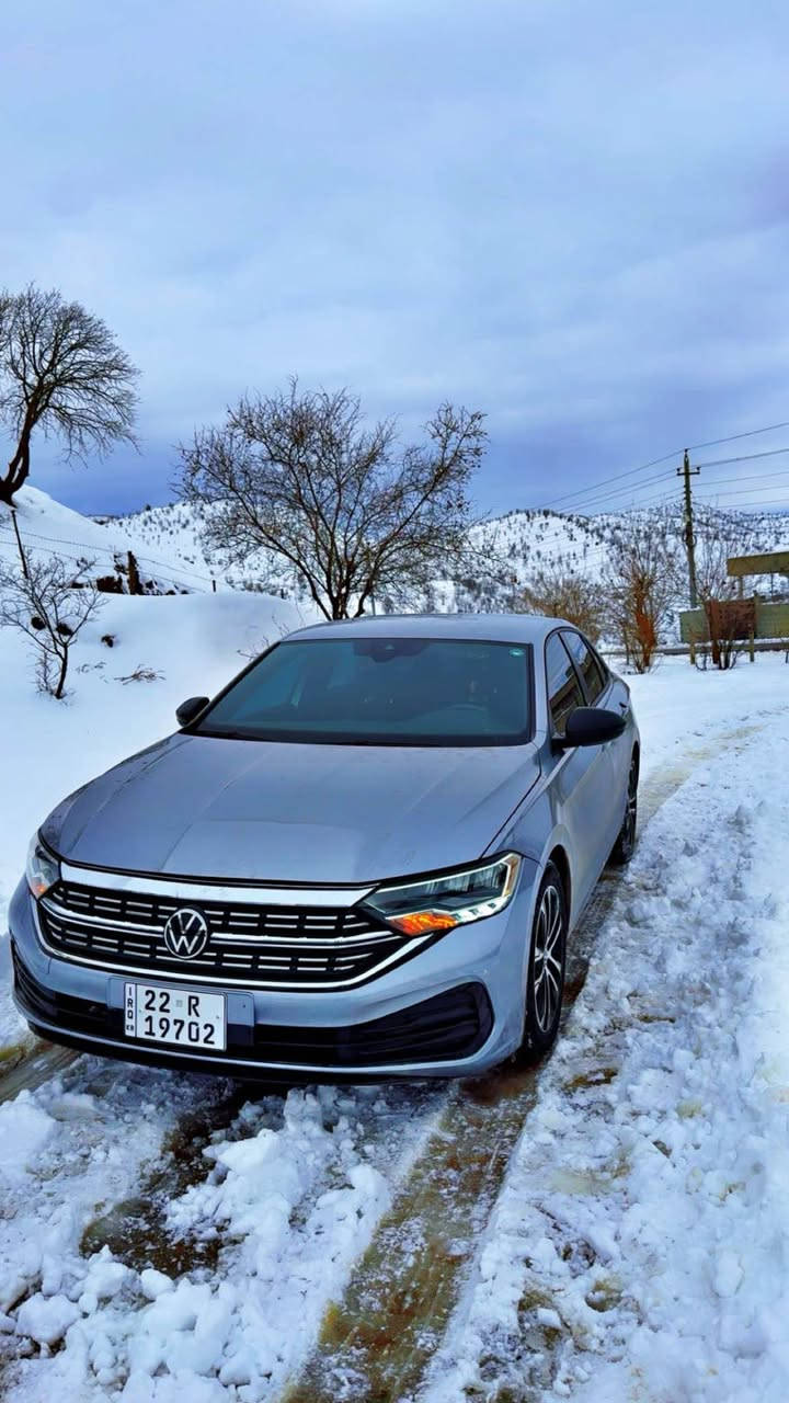 Jetta 2023 جیتا ٢٠٢٣
مواسەفاتی s سپۆرتی گێر عادیە 
بۆیاغ تەنها ٢ بست لە لێواری بۆنید هەیتی بێ ناوگرتن هیچی تری نیە 
رادیتەر و لایت و هەموو شتێکی بیلادیە بە شەرت
ژ.مۆبایل   *********** أربيل, العراق
