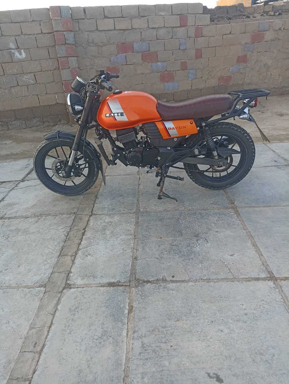 سلام عليكم دراجه دايون لايتي موديل 2023طالعه ب 24زيرووو بعدهي كفاله عامه المايعرف سعرهه لايخابر رجاء المكان شطره ***********
