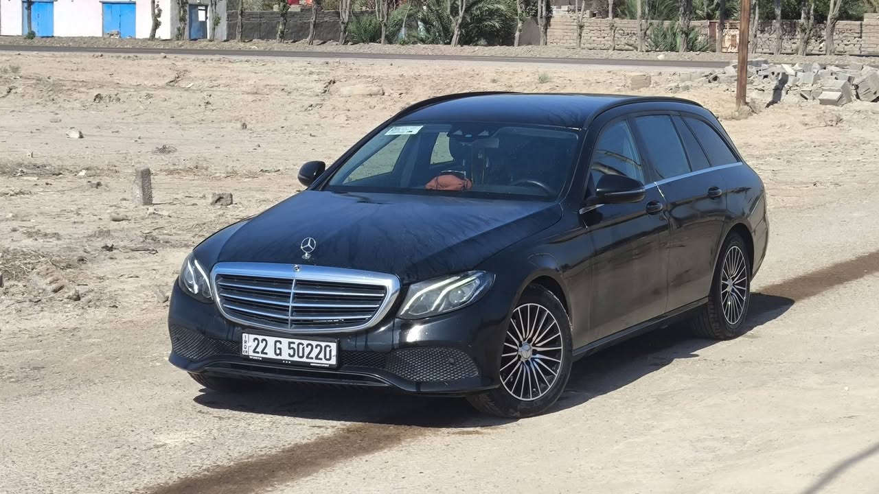 Mercedes-Benz w213
حجم E200 

موديل 2018 

فول عدا البانوراما 

حساسات 360 درجه 

مري شفط +حساسات المري (نقطة عمياء)

سايد بريك بصمه ...

بريك اوتوا مانع اصتدام ..

خزن ميموري ...

بعد هواي مواصفات

كير محرك كفاله كير 9نمر 

محرك اربعه سلندر تيربوا

(بيها قطعتين بنيد  وباب خلف السائق) 

سياره جاهزه مبيها اي نقص خير من الله 

مكان السياره البصره 

السعر 220$ قابل للمفاوضه 

بيع او مراوس 
متواجد واتساب
***********
