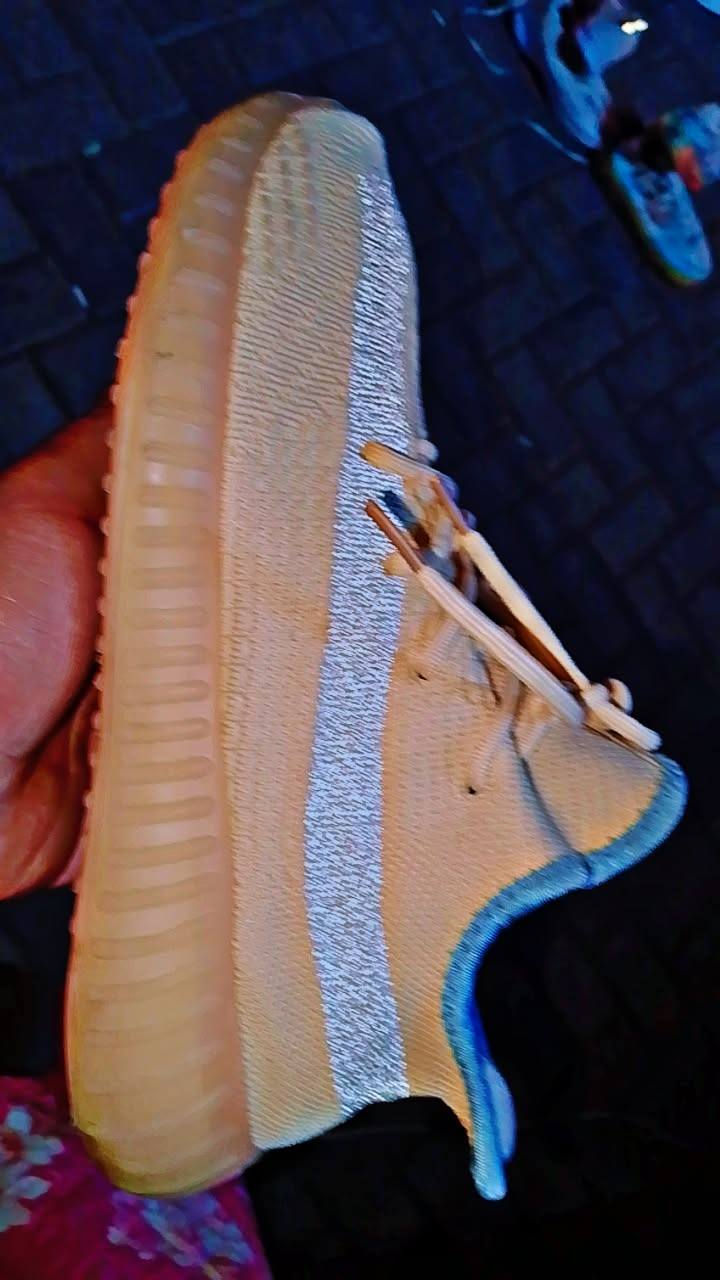 سلام عليكم توفرت شلعه 115قطعه احذيه باله مستخدم اصلي وبيهن ما مستخدم 
قيسات أغلبهن من 43وفوك قيسات خاصه بيهن 47او48
كلهن موديلات مختلفه شرط نضافه اي قطعه بيه خلل تطلع 
عنوان بغداد الشعله هاتف ***********
