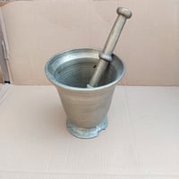 هاون قديم • مدك ٢٦سم • وزن ٤.٦ كجم