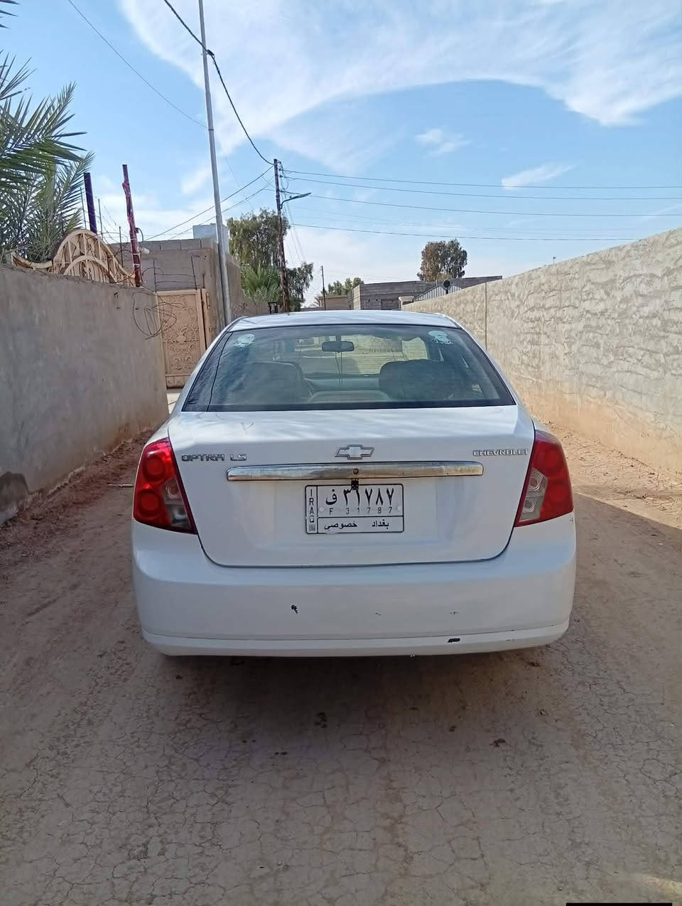 بيع مستعجل   ..       السعر78وبيها مجال للطيبين
اوبترا 2012 مكفوله من ضربه.
بيها قطعتين صبغ اماكن   موجود سونار بيها 
السيارة رقم بغداد مشروع وطني سنويه ل 27شرط التحويل
كير ومحرك وصدر جديد 
شاشه كبيره. 
كامره خلفيه 
لايت زنون 
تخم تاير جواها 
تبريد ثلج.. تدفئه شغاله 
السعر78وبيها مجال للطيبين  
مكان ديالى الخالص 
***********
***********
