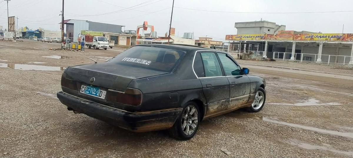 السلام عليكم
BMW 735
موديل 1991
السياره رقم فحص نينوى 
تتحول بأسمك ثاني يوم 
اوراقها والسنوية موجودات 
السياره بيها بگن فقط 
السعر 23 قفل 

هـ ***********
