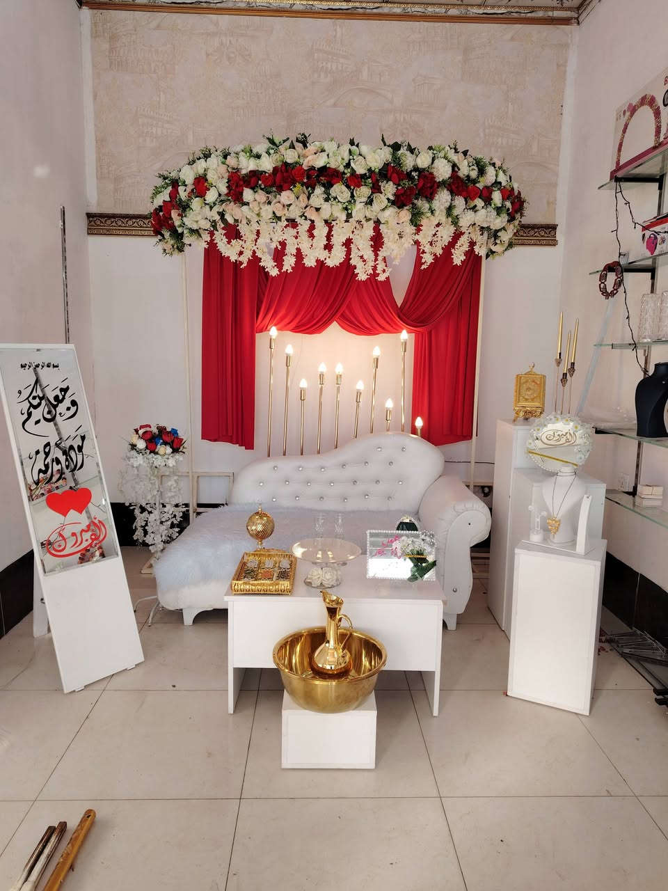 كوشات حسين التميمي للاعراس والمناسبات أحدث الموديلات وحسب الطلب وانسب الأسعار للحجز ***********العنوان قظاء بلد مقابل. كراج بغداد
