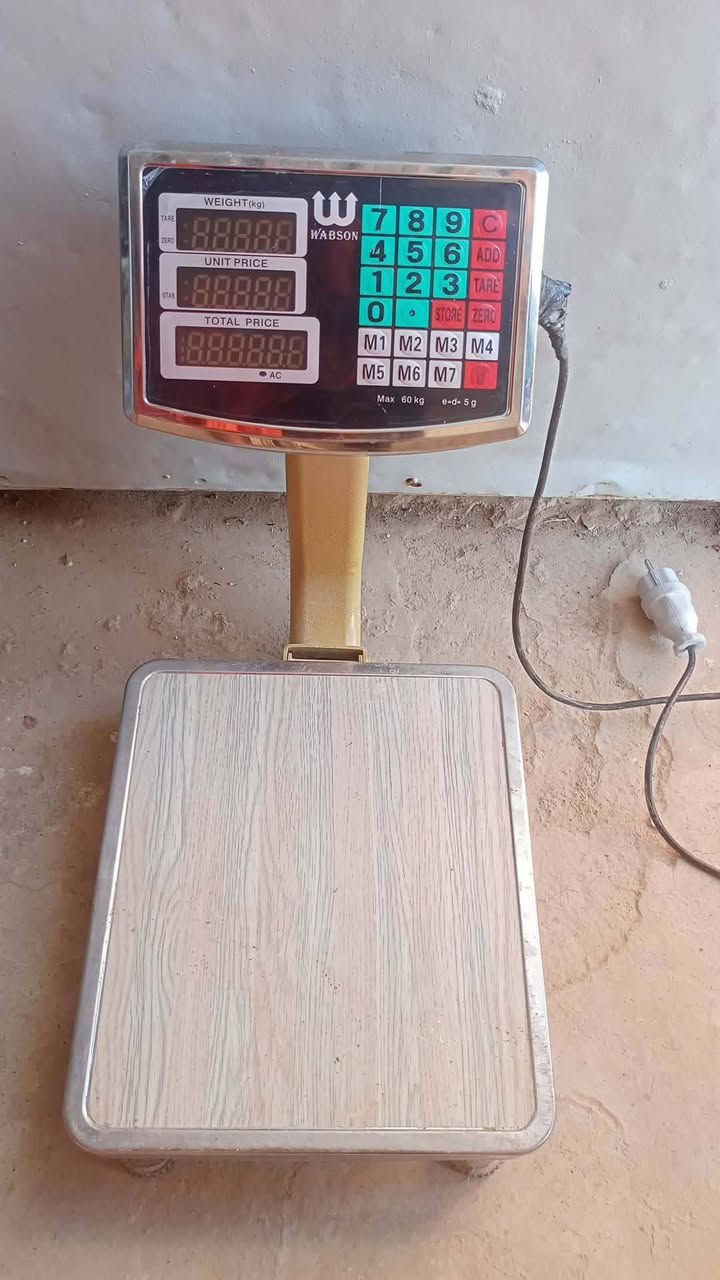 السلام عليكم قراض محل دجاج حي للبيع السعر 370 وبيها مجال المكان القوسيات التواصل ***********.     ***********
