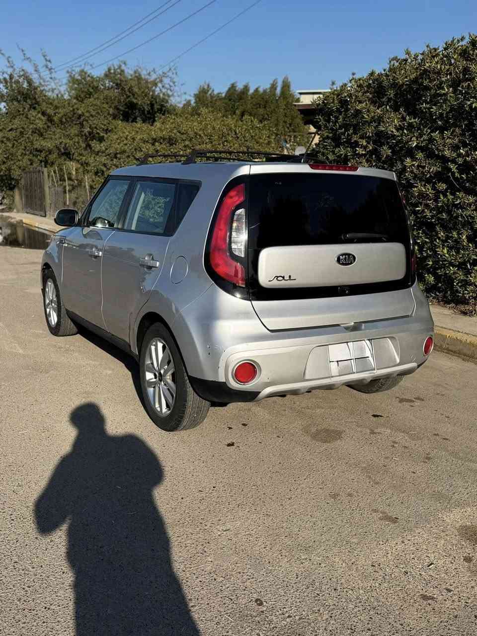 سلام عليكم صول مديل 19
رقم اربيل ماشيه ٤٠ الف
حجم المكينه ٢٠٠٠ 
بيه 3 قطع صبغ فقط بدون ايرباك بدون داوخل 
السعر ١١٣ وبيه مجال 
مكان بغداد سيديه 
***********
