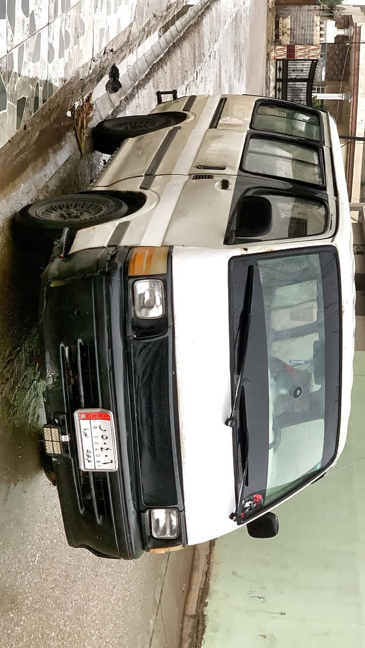 هايسة مديل 1992 محرك ونجي كير عادي رقم كركوك شرط تحويل السيارة مامسجلة بلهيئة ماعليهة غرامات مرورية سنويتهة صاقطة بل19 وصاحبهة يريد تحويل سيارة جاهزة شرط شلعة ونعومة لاتنقيص ولا تبخير صدرهة زين بلكات نوزلات ديلكو فيتبم كلة جديد سيارة سويت عليهة ادامة من دعامية للدعامية لايتات اشاير دشبول يسرة بلاد مو محور سيارة 11راكب 
تايراتهة نضاف كشناتهة بعدهن علبلاد ممدوشمات 

سعر السيارة قفلهة من الاخير     25$.    الي يعجبة السعر يتصل او يراسلني ويدلل ولي ميعجبة لايعلق 
للتواصل ***********
متوفر وتساب
