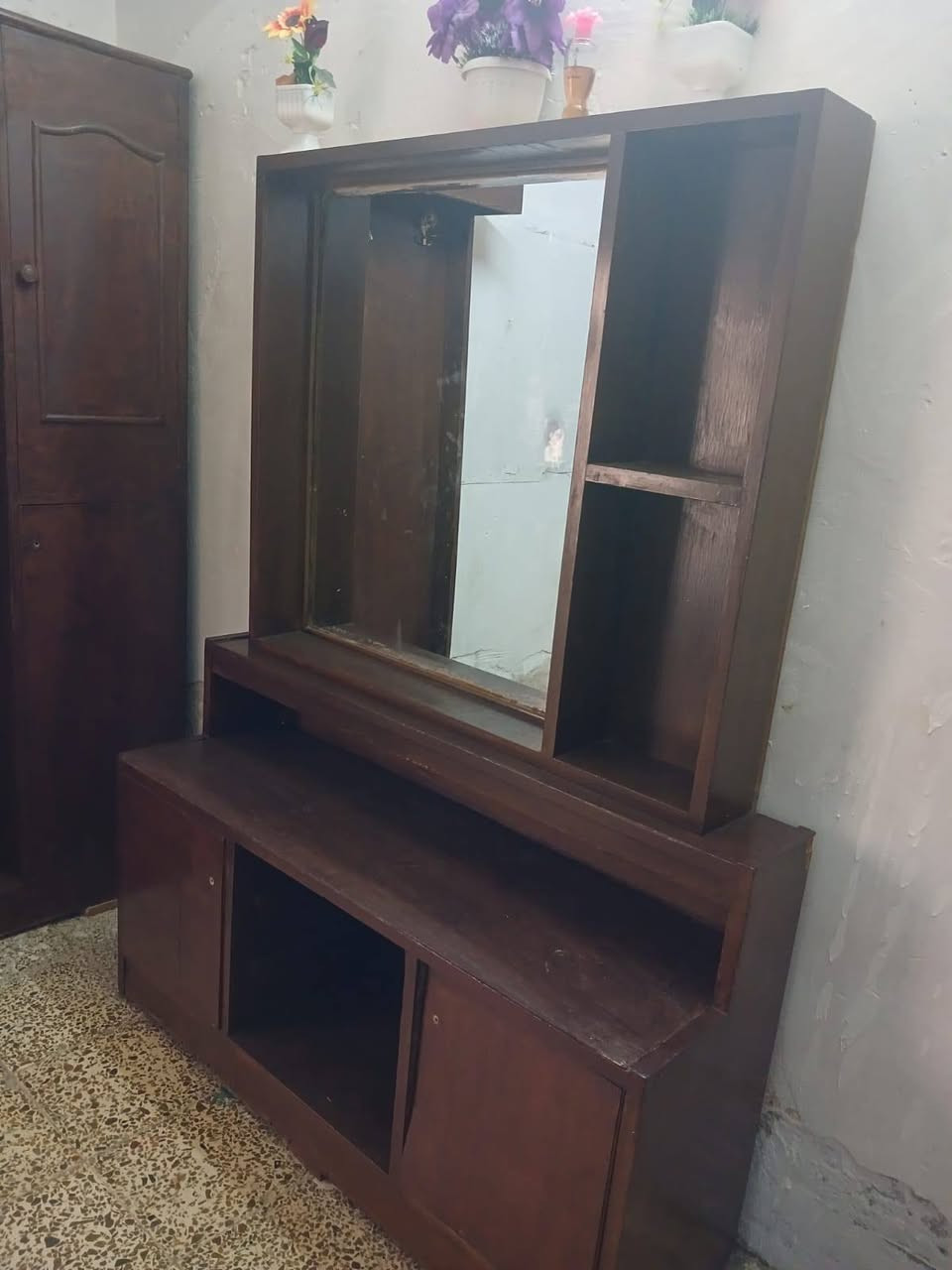 السلام عليكم غرفه اخشاب سوكيه في حاله جيده وبلاش السعر 250وبيهه مجال قليل + جربايه طفل سعرها 25قفل العنوان الطيفيه المزرعه للتواصل على الرقم او واتساب ***********مكلف بالنشر وغير متواجد
